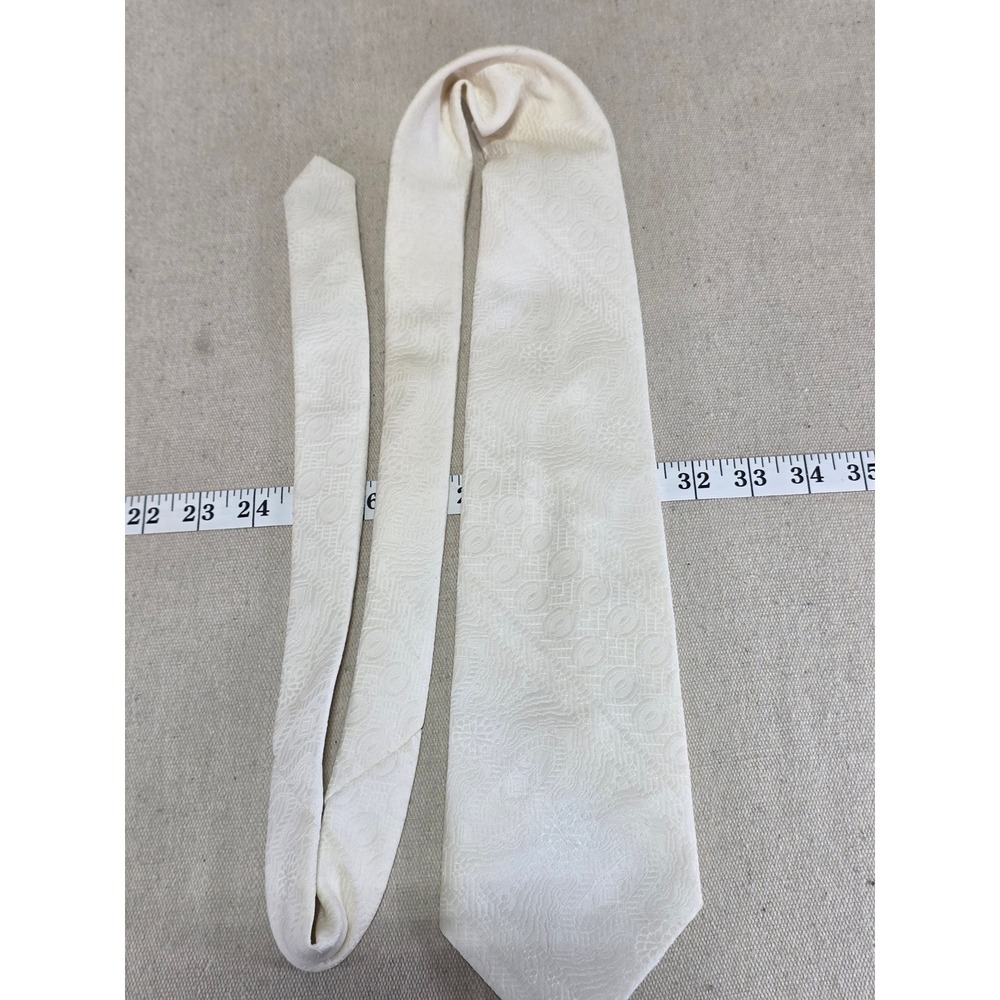 Royal Knight Gayfers Vintage Cream Jacquard Paisley Wide Silk Blend Necktie
